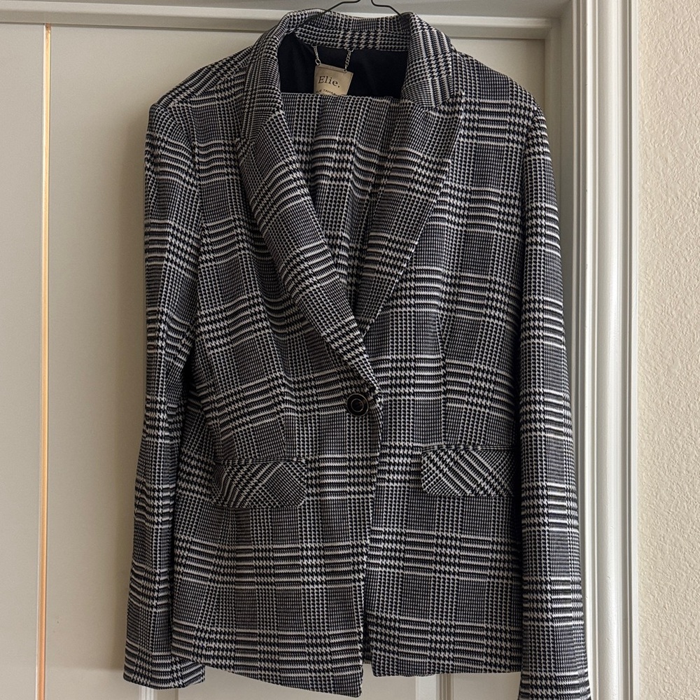 Elie Tahari Black and White Plaid Blazer and matching pants suit